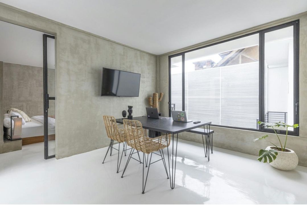 Built-in seating with planters